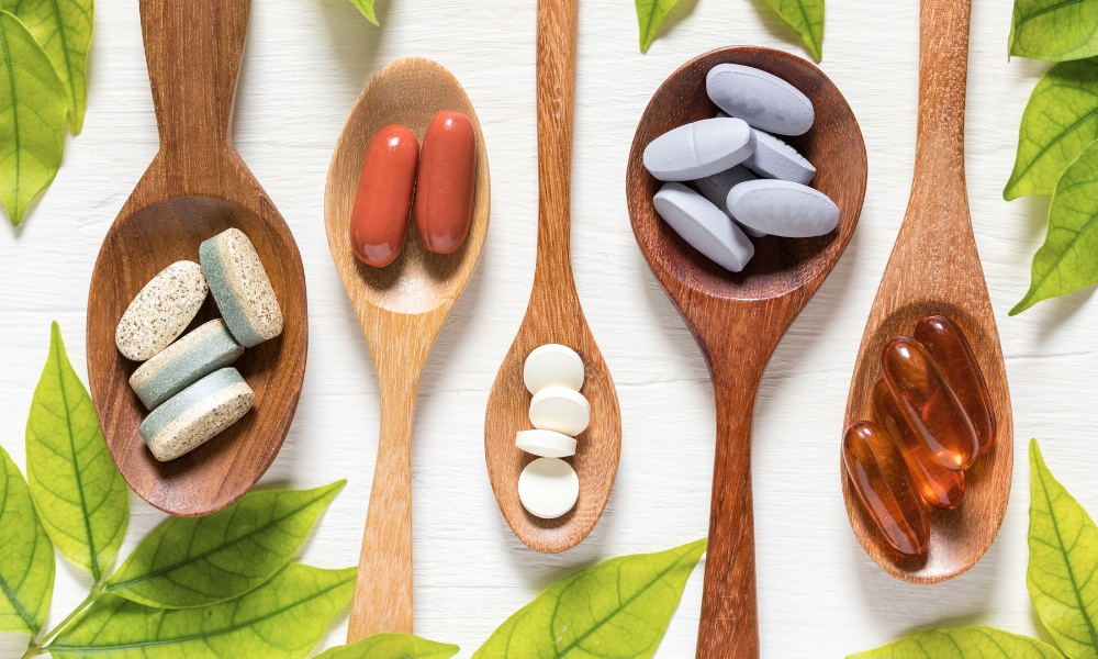 Vitamini i minerali poput C, A, E i cinka pomažu u zaštiti očiju i mogu usporiti razvoj katarakte